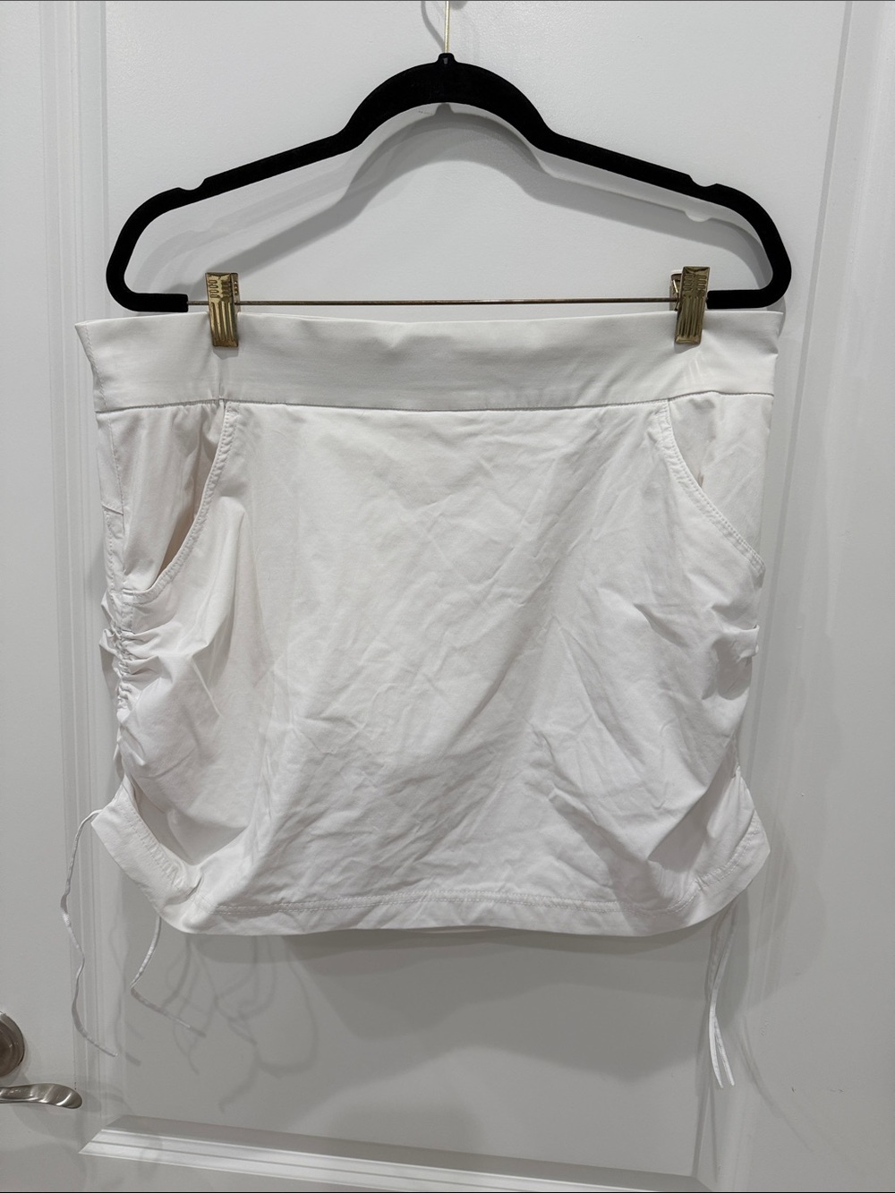 Columbia White Adjustable Drawstring Mini Skort